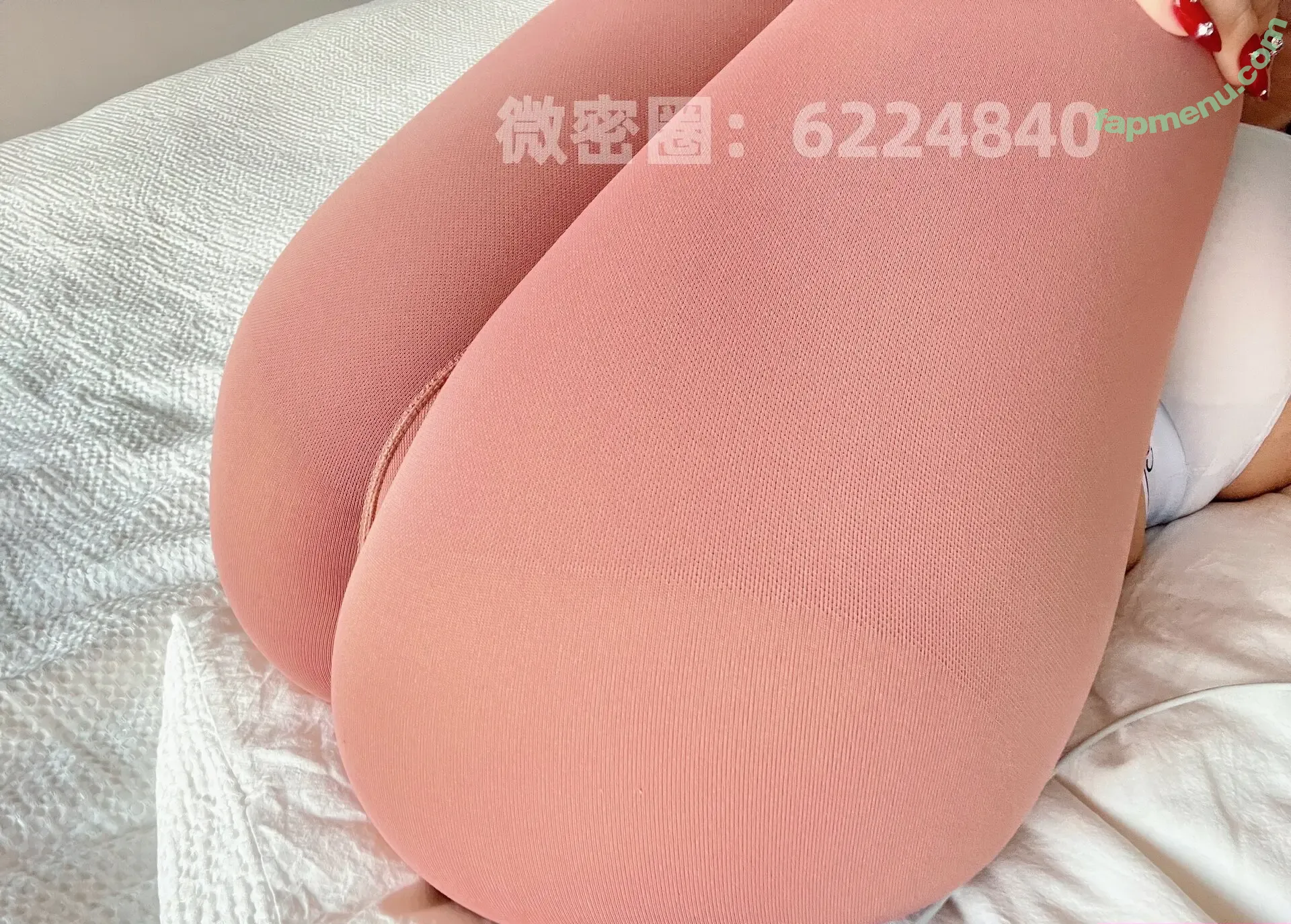 是120斤的小王同学 nude photo #1576 (是120斤的小王同学)
