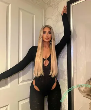 Aaliyah / aaliyahdang / aaliyahpk / aaliyahshiesty / aaliyahssofficiall nude photo #0037