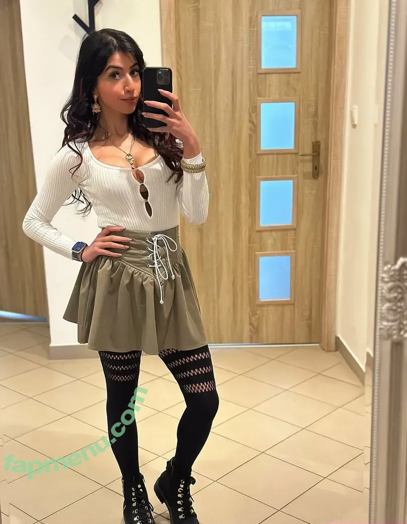 Aaliyah Yasin nude photo #1032 (_thatbritishcouple / aaliyah.yasin / thatbritishg1rl)