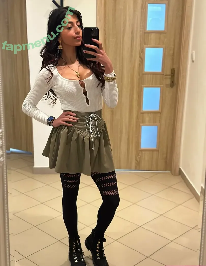 Aaliyah Yasin nude photo #1033 (_thatbritishcouple / aaliyah.yasin / thatbritishg1rl)