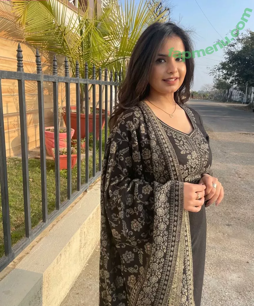 Aarushi Abrol nude photo #0006 (aarushi.abrol)