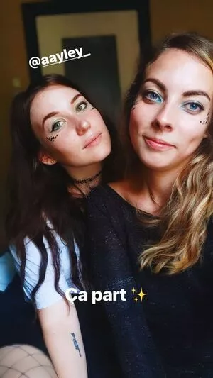 Aayley / French streamer nude photo #0107