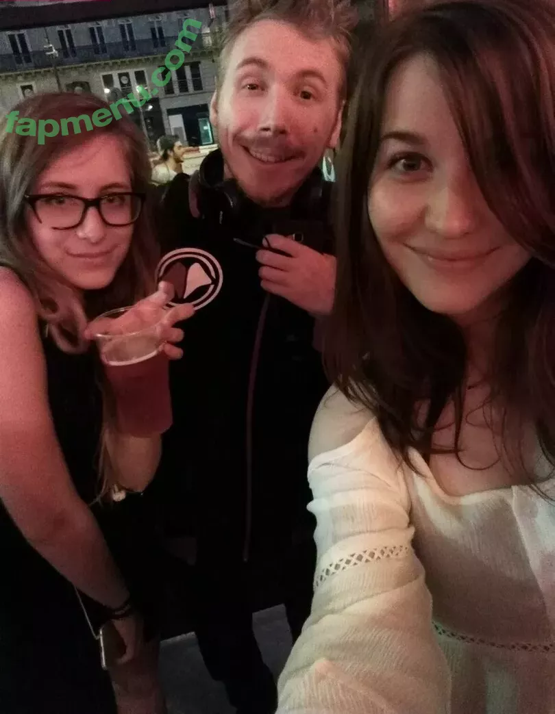Aayley nude photo #0047 (French streamer)