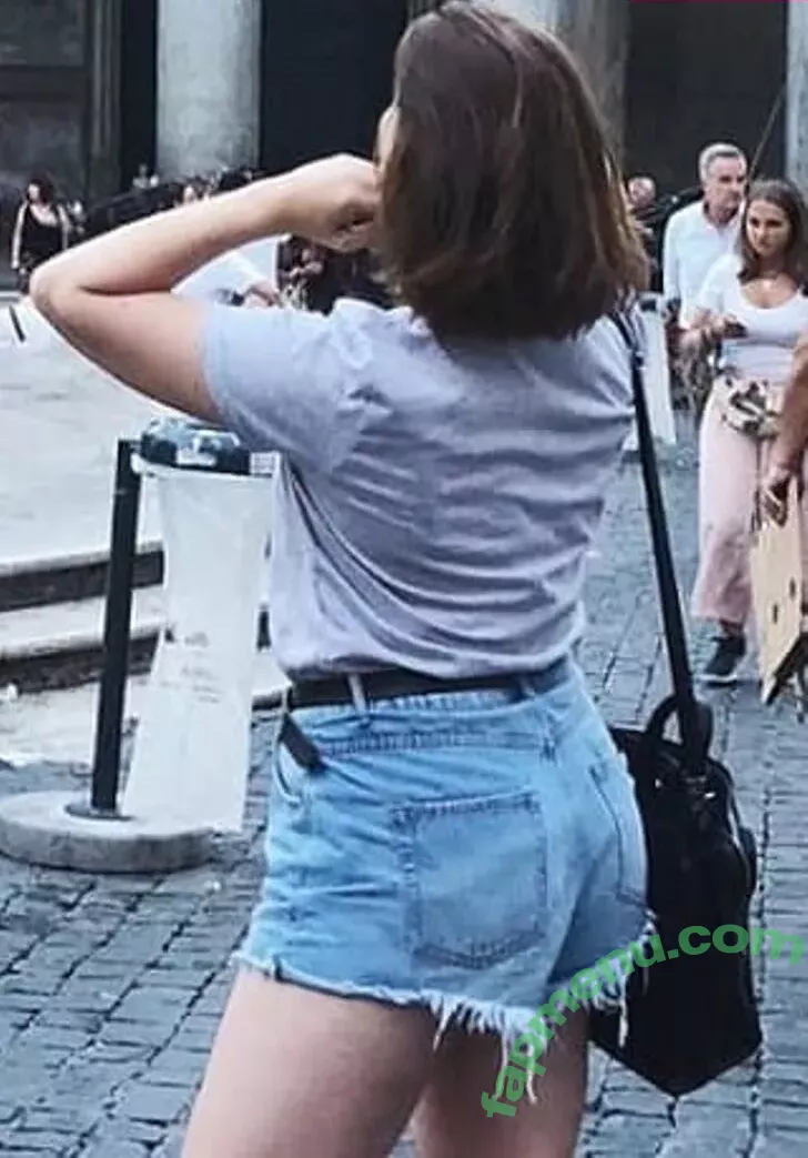 Aayley nude photo #0058 (French streamer)