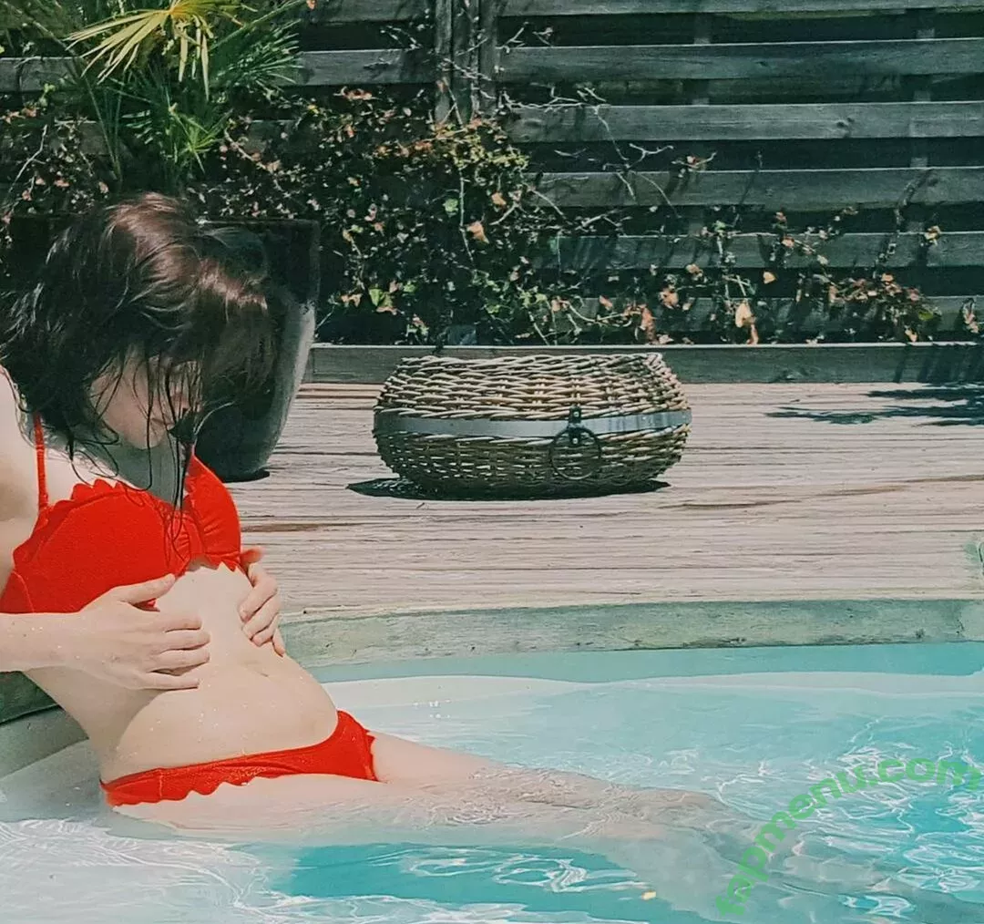 Aayley nude photo #0067 (French streamer)