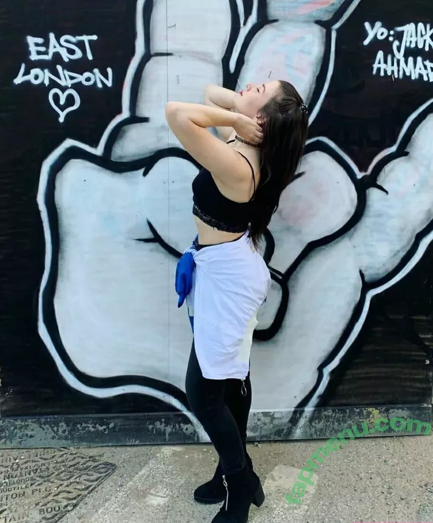 Aayley nude photo #0123 (French streamer)