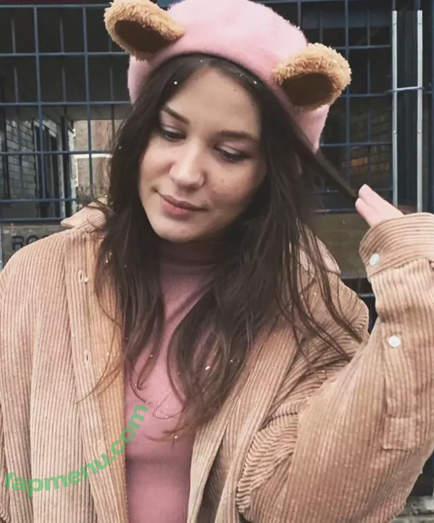 Aayley nude photo #0137 (French streamer)