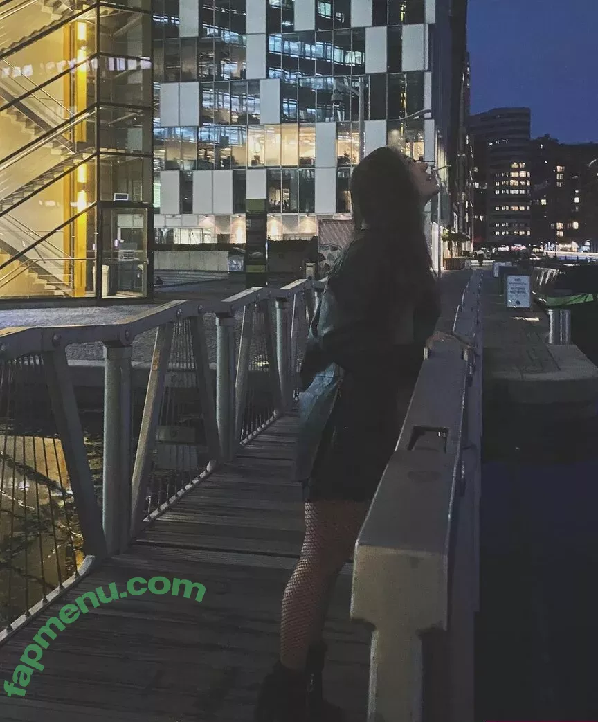 Aayley nude photo #0146 (French streamer)