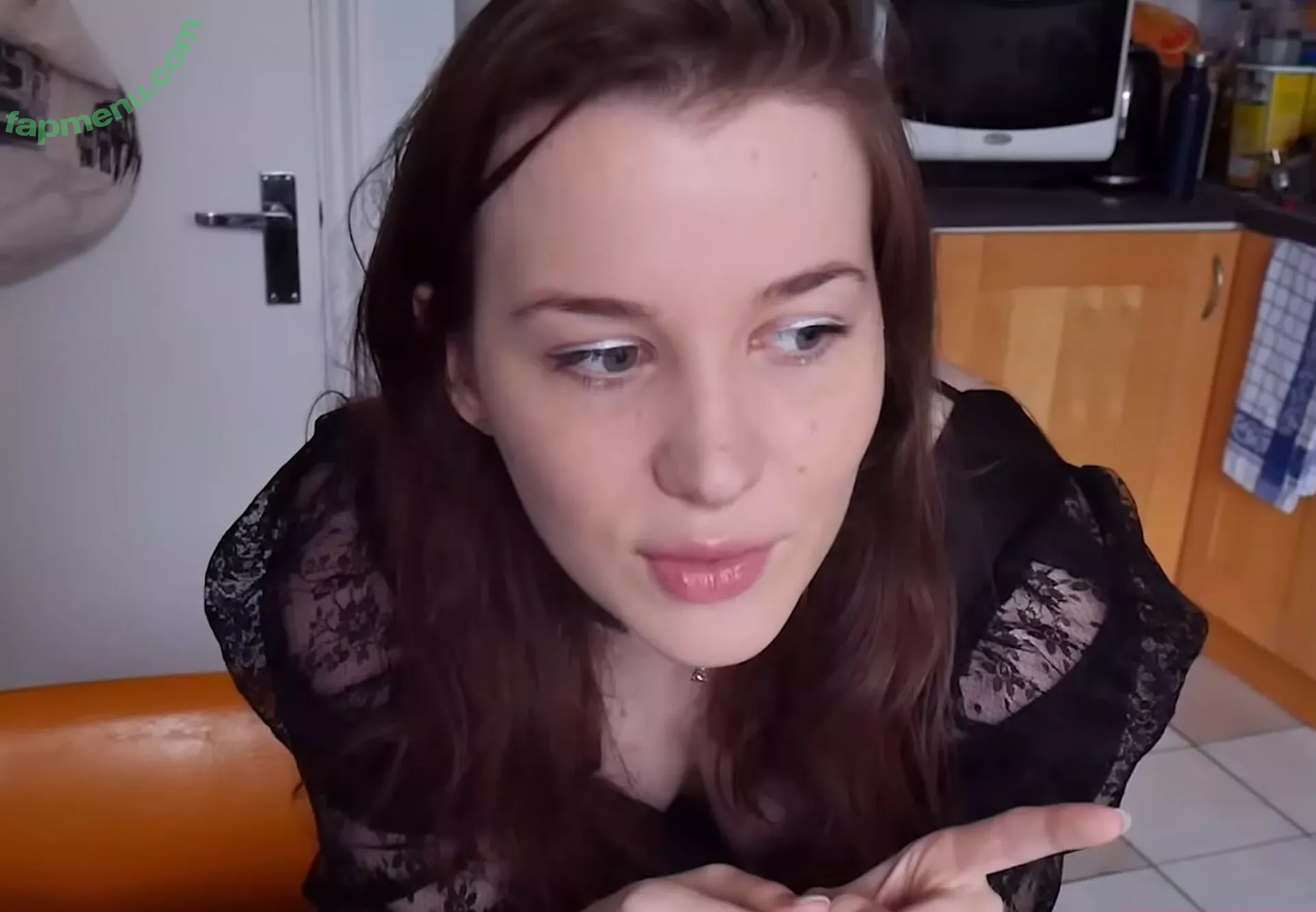 Aayley nude photo #0161 (French streamer)