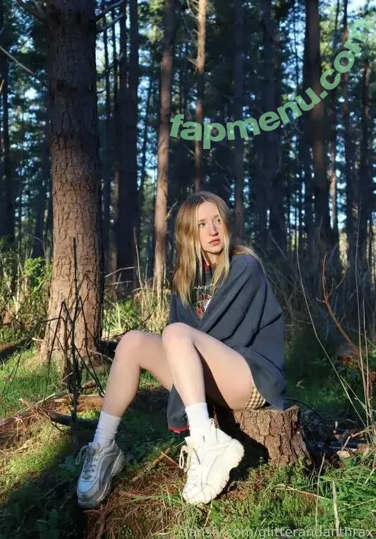 Abbie Sykes nude photo #0006 (glitterandanthrax)