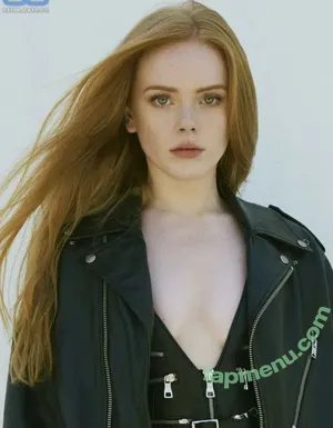 Abigail Cowen / abbeycowen nude photo #0030