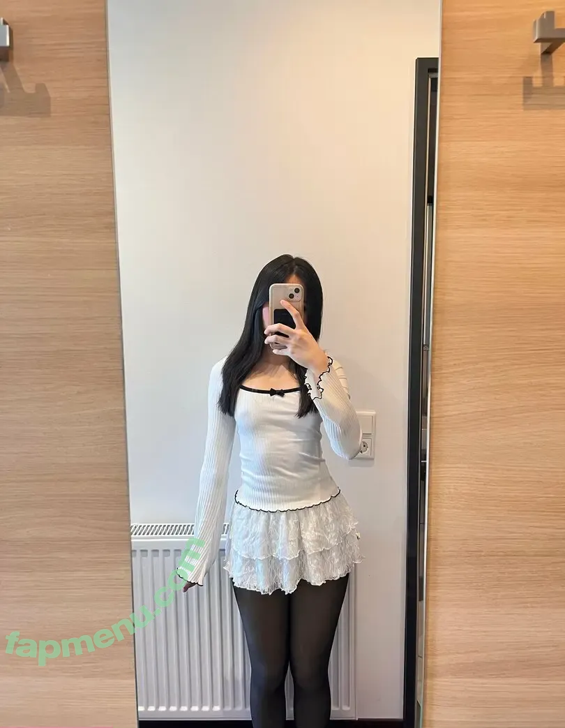 absolutepetite nude photo #0002 (theabsolutepetite)