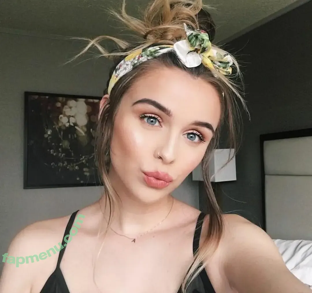 Acacia Brinley nude photo #0003 (Acacia Brinley)