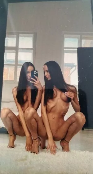 Adelalinka Twins / adelalinka / adelalinka_life / adelina_alinka nude photo #0341