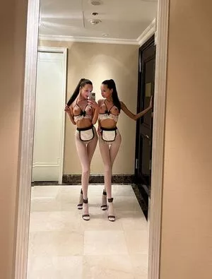 Adelalinka Twins / adelalinka / adelalinka_life / adelina_alinka nude photo #0350