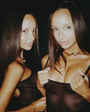 Adelalinka Twins / adelalinka / adelalinka_life / adelina_alinka nude photo #0386