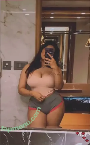 Aditi Mistry / aditimistry2607 nude photo #0001