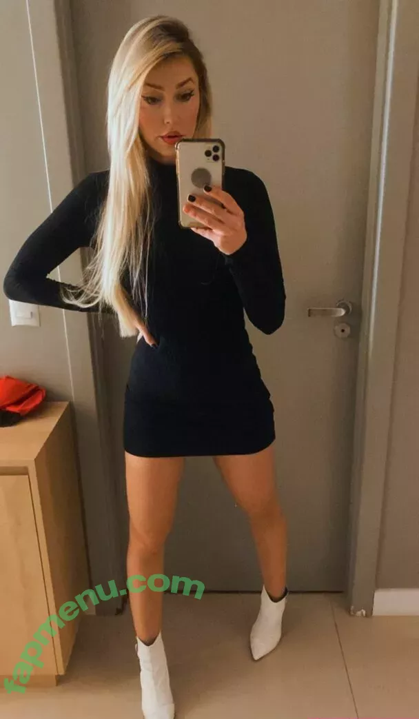 Adri Freitag nude photo #0021 (adrifreitag)