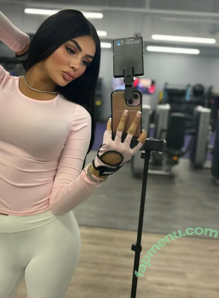 adriababyxo nude photo #0048 (adriababyxo)