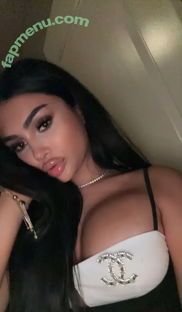 adriababyxo nude photo #0051 (adriababyxo)