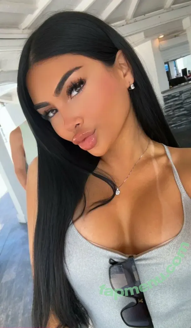 adriababyxo nude photo #0066 (adriababyxo)