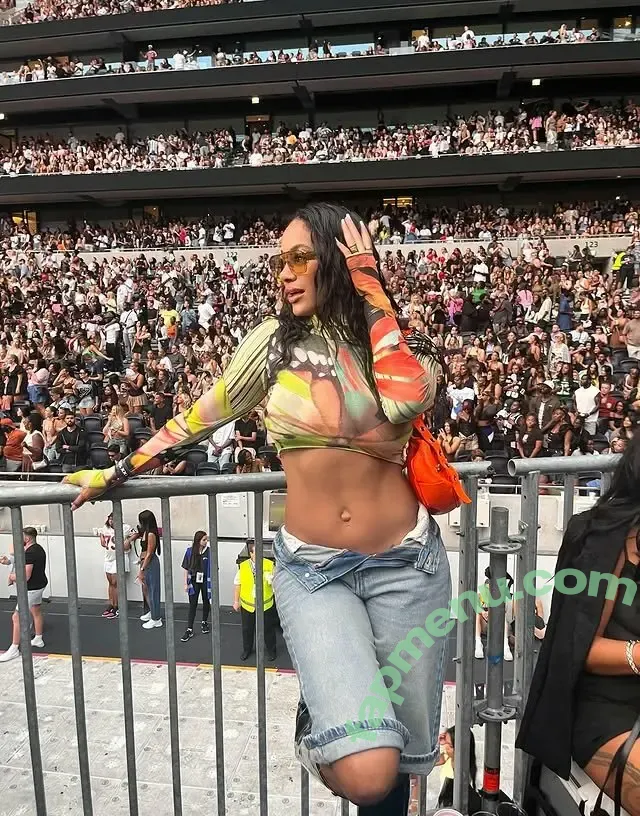 Adrian Michelle nude photo #0017 (LFL Player / footballher1 / imastartariot3)