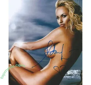 Adriana Karembeu / adrianakarembeusklenarikova nude photo #0092