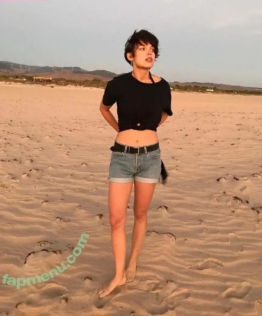 Aggy Adams nude photo #0012 (aggykadams)