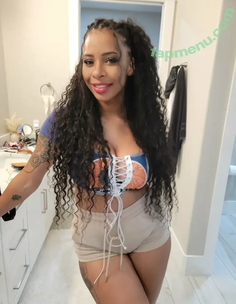 Ahquamarine nude photo #0462 (ahqua.marine)
