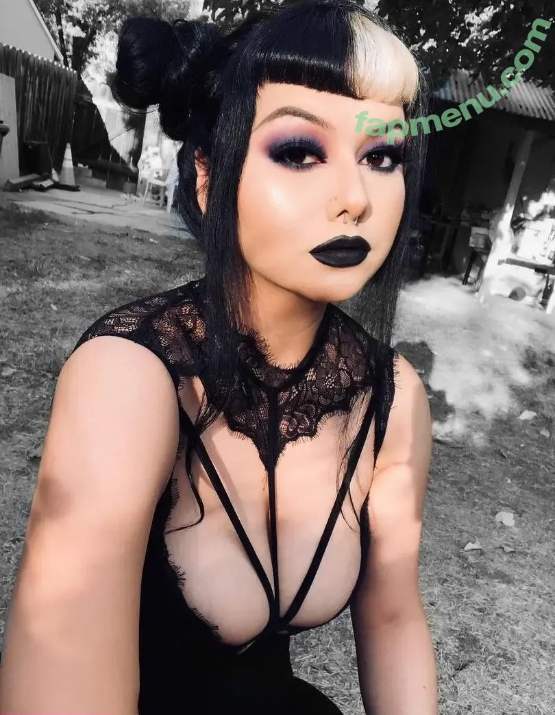 airiamoxo nude photo #0020 (Lady Vampira)
