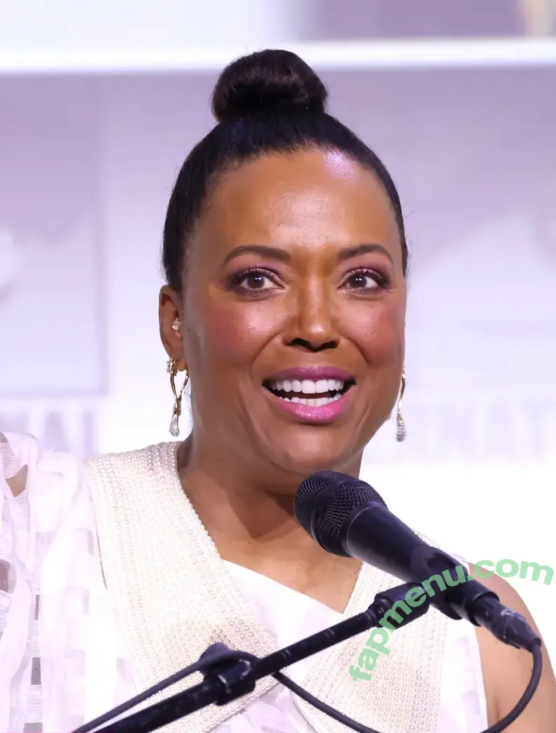 Aisha Tyler nude photo #0013 (Aisha Tyler)