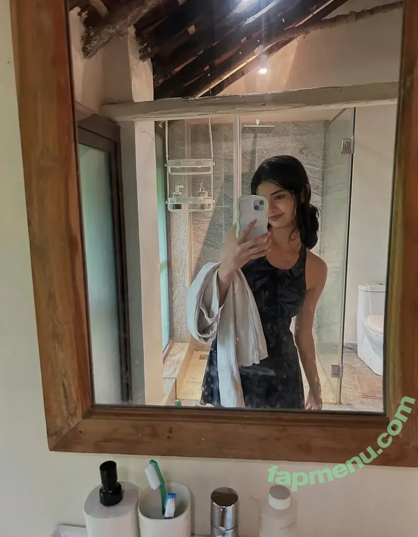 Aishwarya Harishankar nude photo #0200 (aishwaryaharishankar)