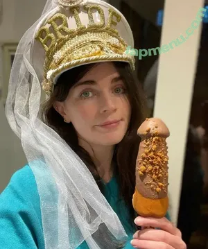 Aisling Bea / baby_aisling / weemissbea nude photo #0154