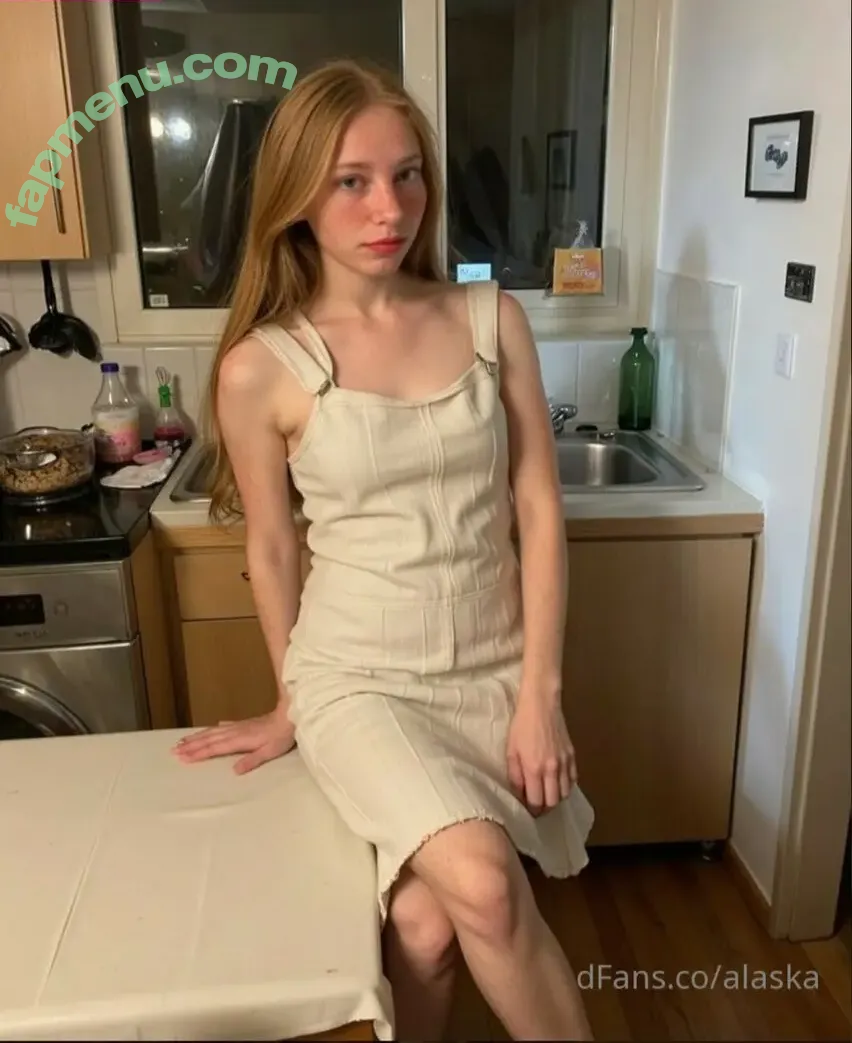 Alaskafawn nude photo #0010 (alaska.freckles)