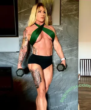 aleahmuscle nude photo #0004