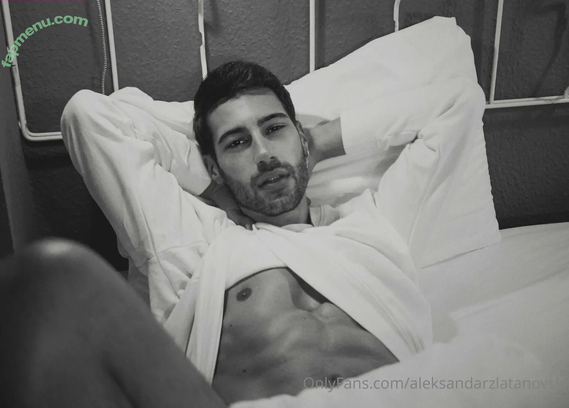 aleksandarzlatanovski nude photo #0005 (aleksandarzlatanovski)