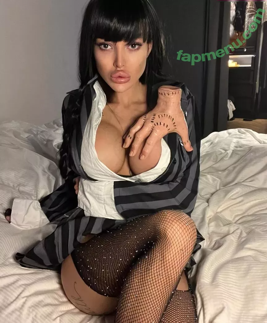 Alena Omovych nude photo #0343 (alena_omovych / alenaomovich)