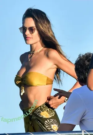 Alessandra Ambrosio / aleambrosio / alelovesanja / alessandraambrosio nude photo #3472
