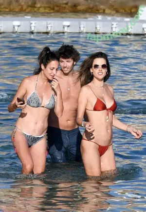 Alessandra Ambrosio / aleambrosio / alelovesanja / alessandraambrosio nude photo #3652