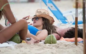 Alessandra Ambrosio / aleambrosio / alelovesanja / alessandraambrosio nude photo #3725