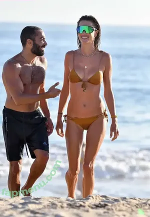 Alessandra Ambrosio / aleambrosio / alelovesanja / alessandraambrosio nude photo #3831