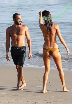Alessandra Ambrosio / aleambrosio / alelovesanja / alessandraambrosio nude photo #3840