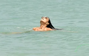 Alessandra Ambrosio / aleambrosio / alelovesanja / alessandraambrosio nude photo #4004