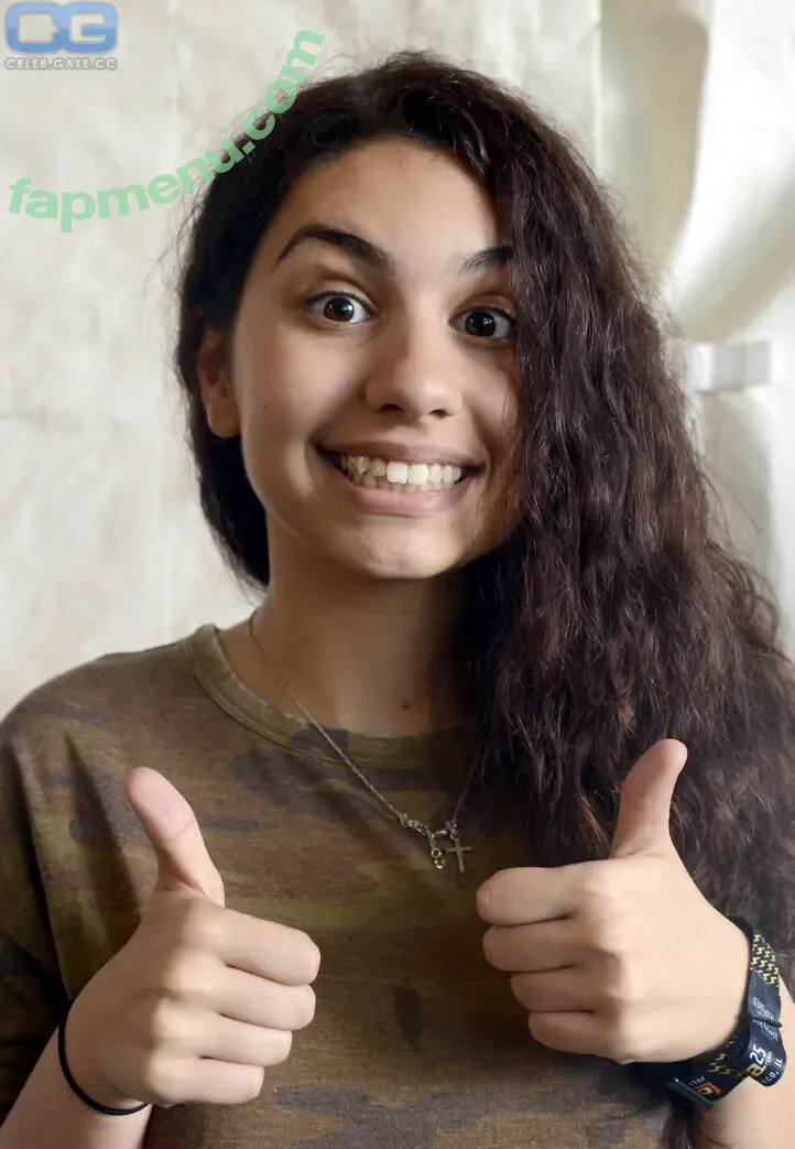 Alessia Cara nude photo #0220 (alessiacara / alessiasmusic)