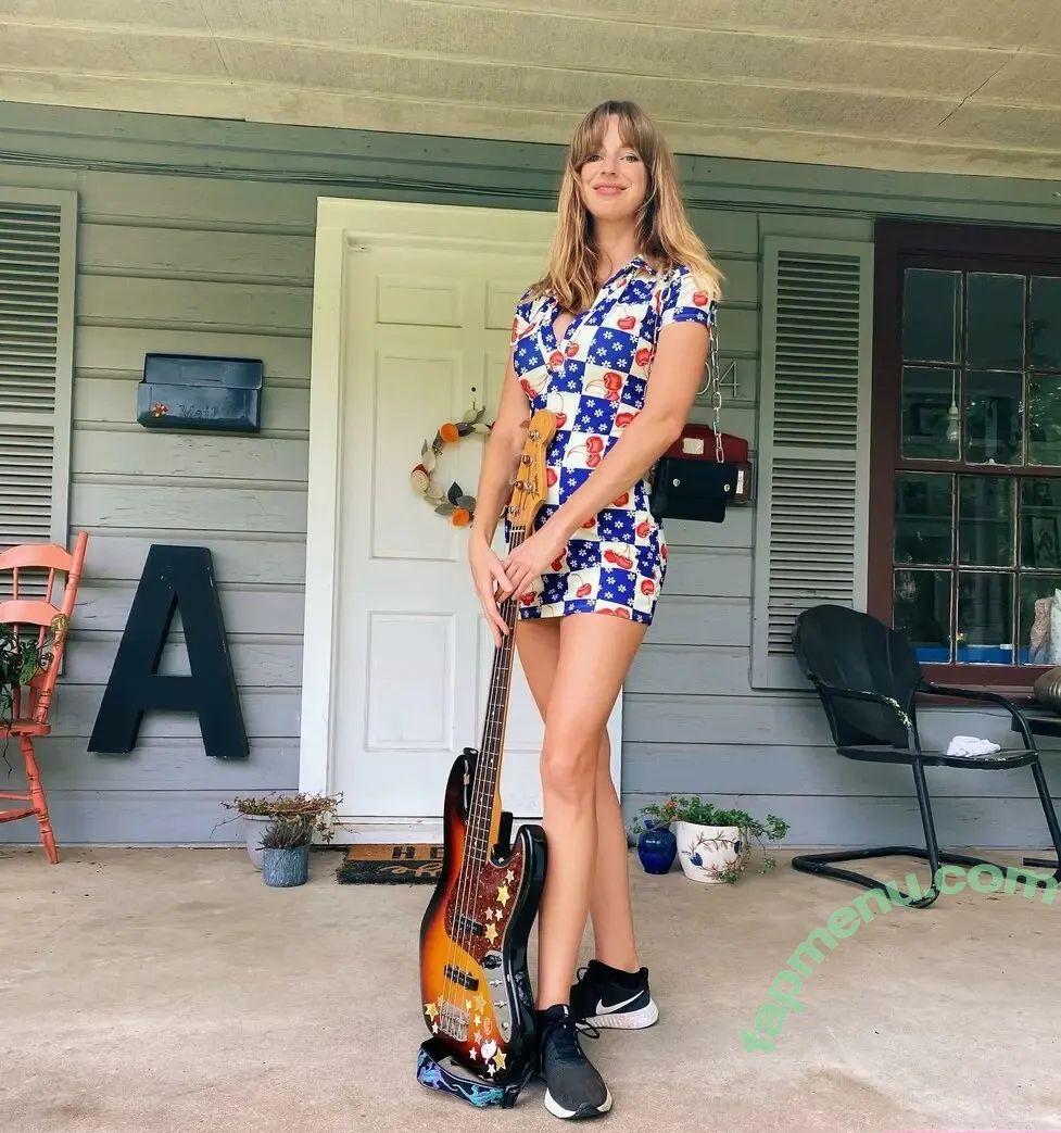 Alex Gehring nude photo #0032 (Ringo Deathstarr / galexy)