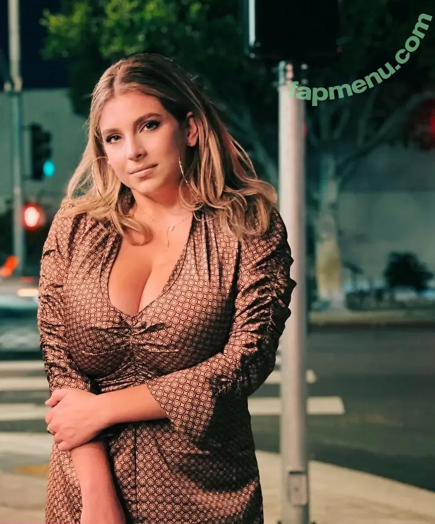 Alex Gervasi nude photo #0015 (alexonthemic)