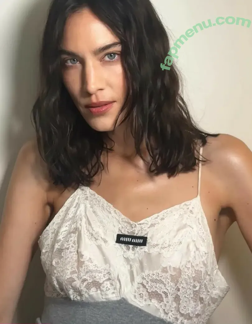 Alexa Chung nude photo #0051 (alexachung)