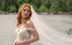 Alexandra Breckenridge / alexandrabreck nude photo #0025