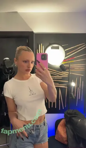 Alexandra Stan / alexandrastan nude photo #2087