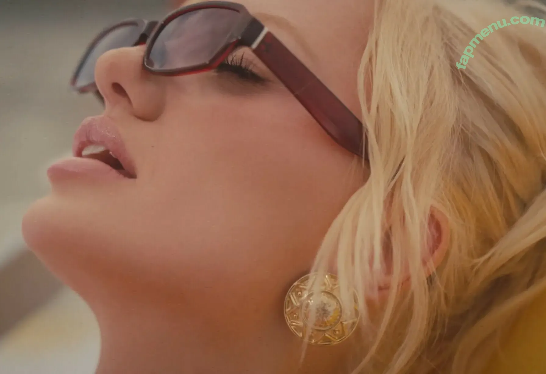 Alexandra Stan nude photo #2038 (alexandrastan)
